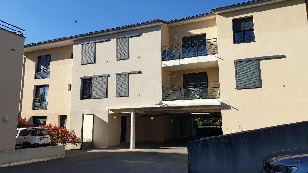 Le Loft De Genas - La Cabane Екстер'єр фото