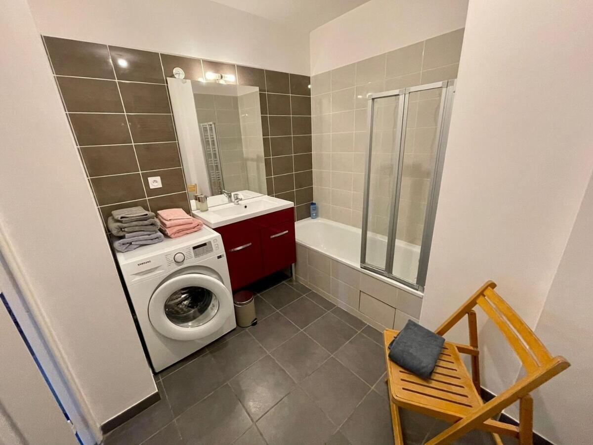 Le Loft De Genas - La Cabane Екстер'єр фото