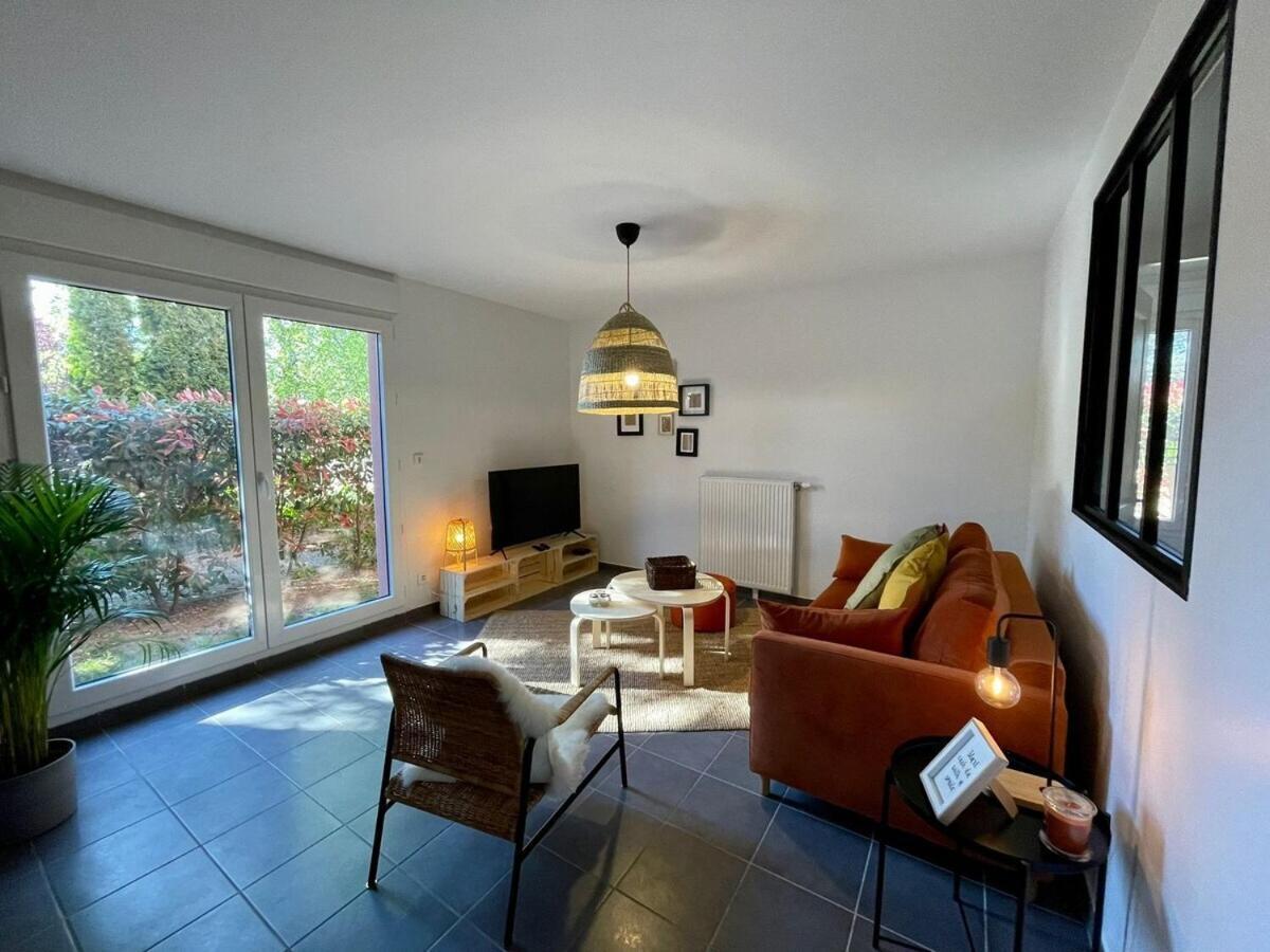 Le Loft De Genas - La Cabane Екстер'єр фото